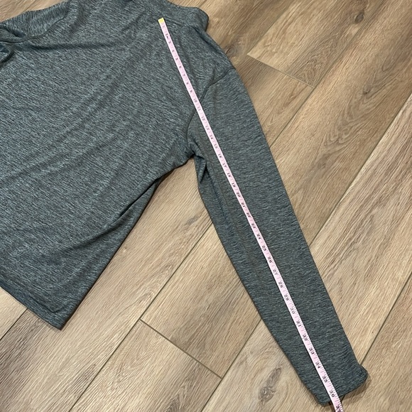 Men’s Reebok Quarter Zip Gray Pullover Top XL Lightweight Outdoor Running - Picture 13 of 15